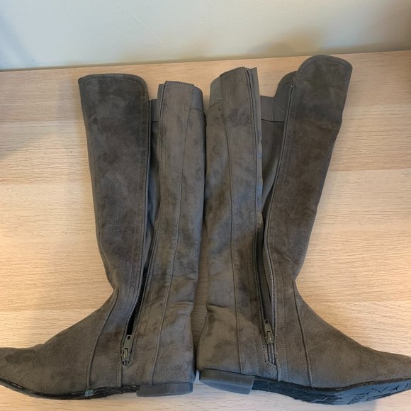 Gray suede over the knee boots - Picture 2 of 3